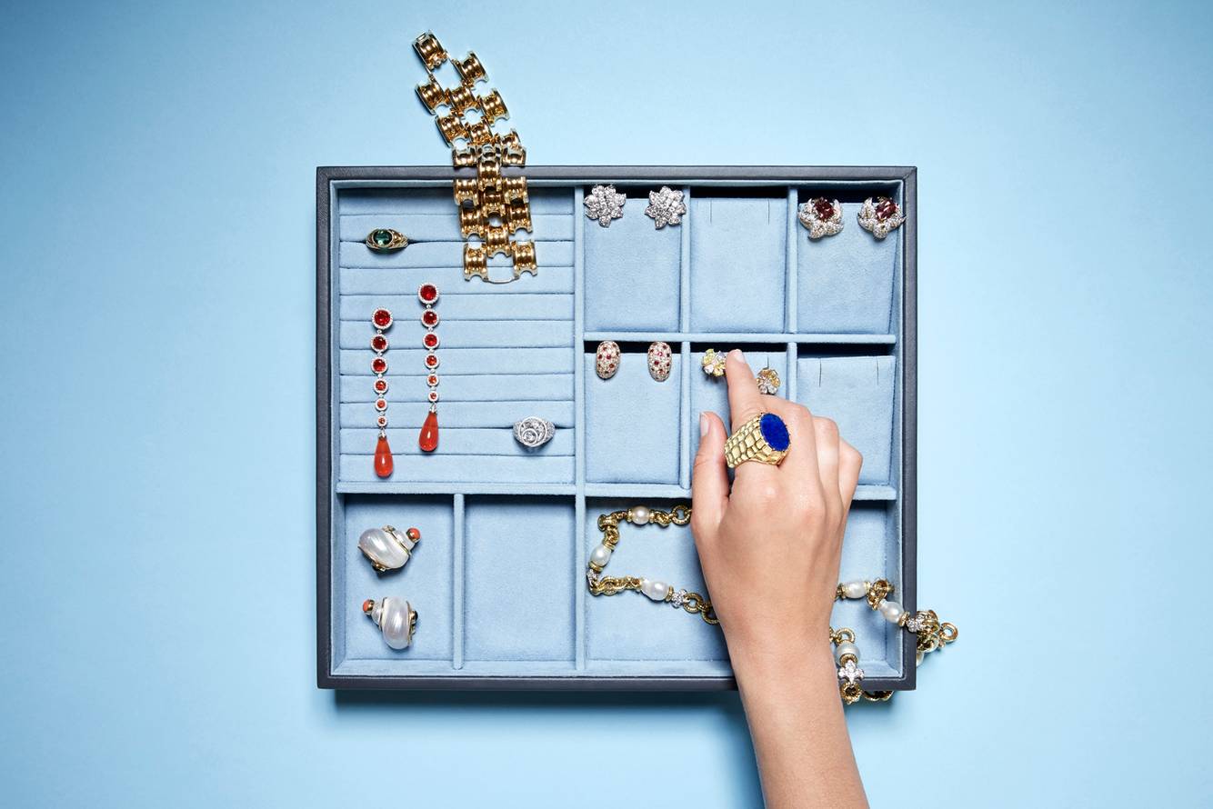 Tiina_Still for web_72 dpi_jewels.jpg