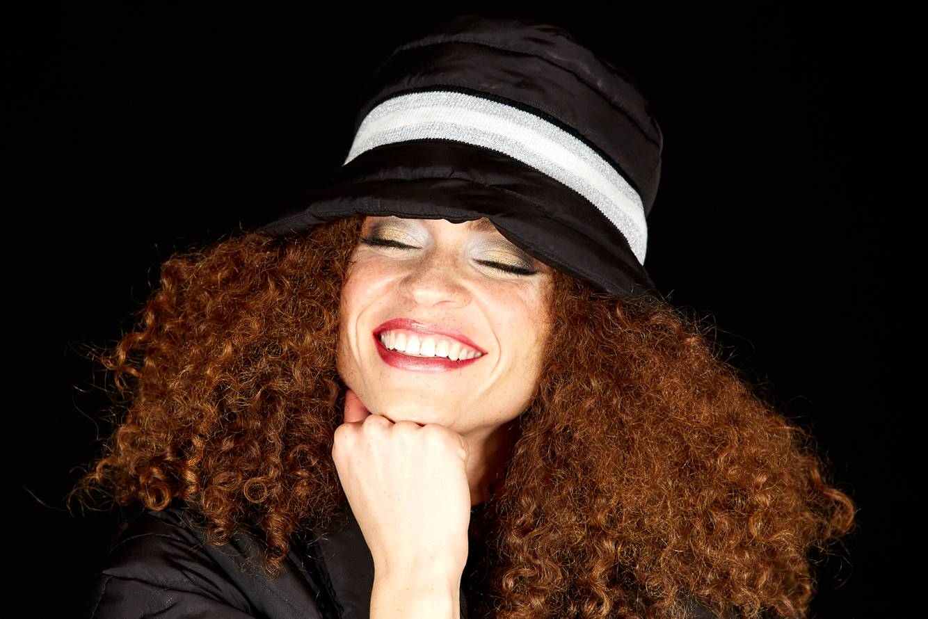 TR_ALEXIS_4_72 dpi NEW for WEB.jpg