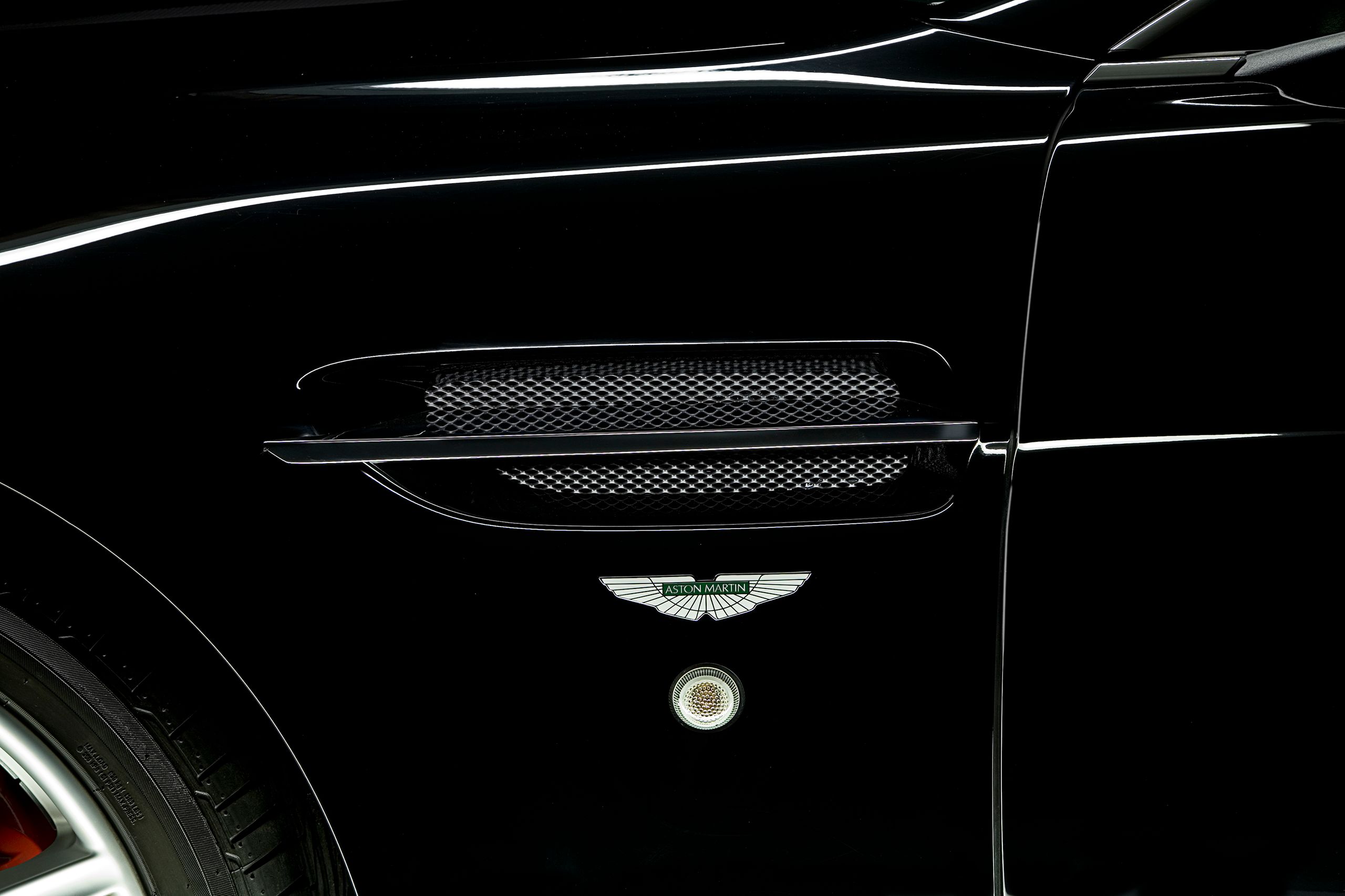 Aston Martin 5.jpg