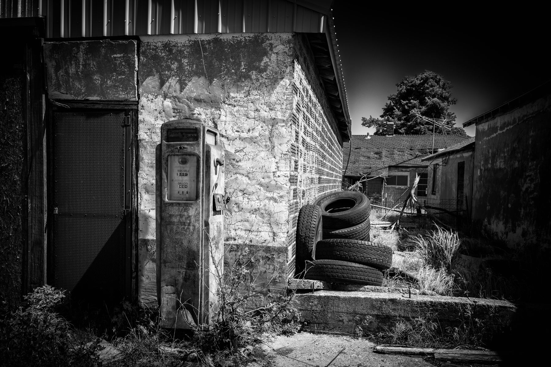 GasPumpandTires1_Colger.jpg