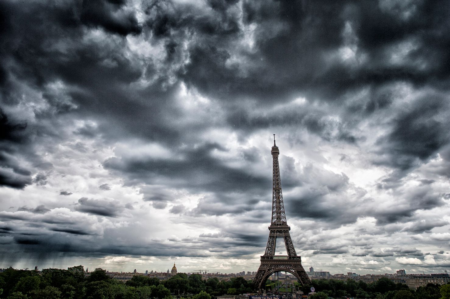1eiffeltower_rainstorm.jpg