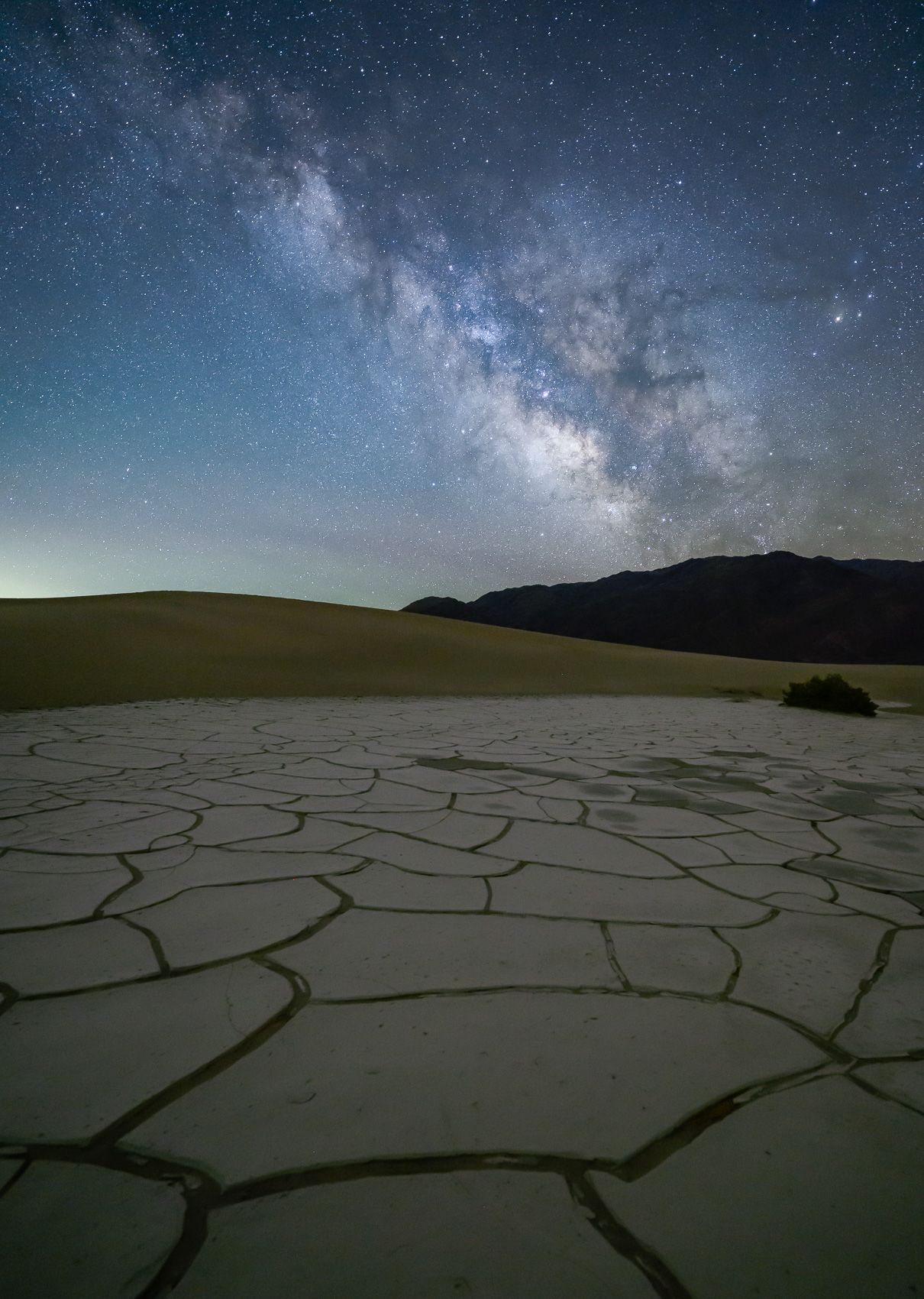 Milky way and desert paterns