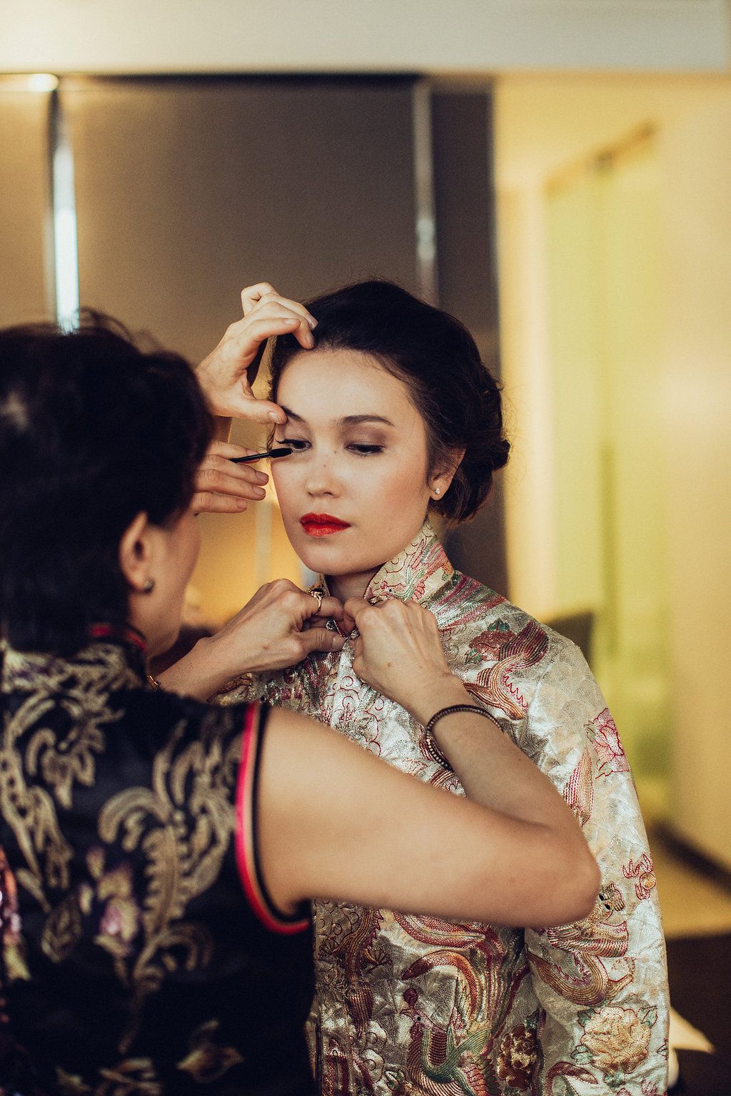 Tea ceremony makeup change 