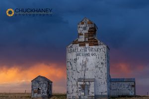Old Granary with stormy clouds near Choteau, Montana, USA Choteau-Granary_016-563.jpg