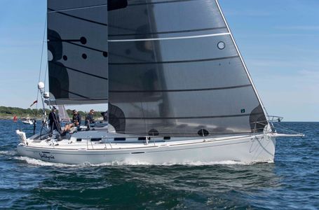 Valkyrie at the Newport to Bermuda Start 2016