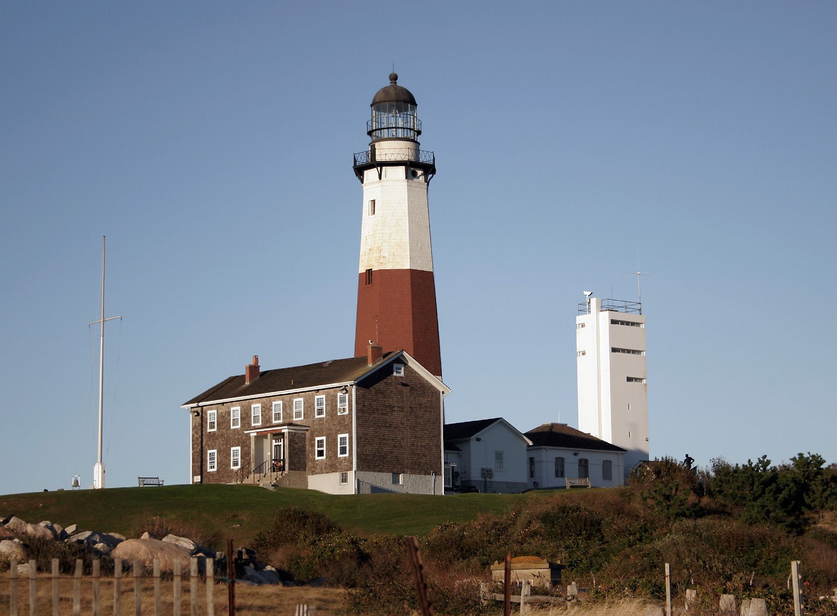 7_0_243_1resized___montauk_lighthouse.jpg