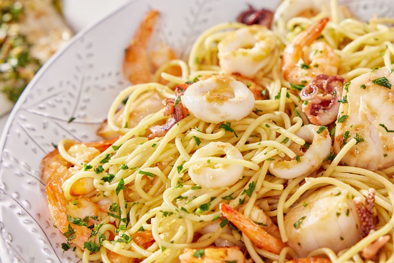 1_seafood_Q3_Tier_2_Attending_an_Event_Editorial_Block_Seven_Fishes_2023_SC_NEXT_GEN_BANNER_7330.jpg