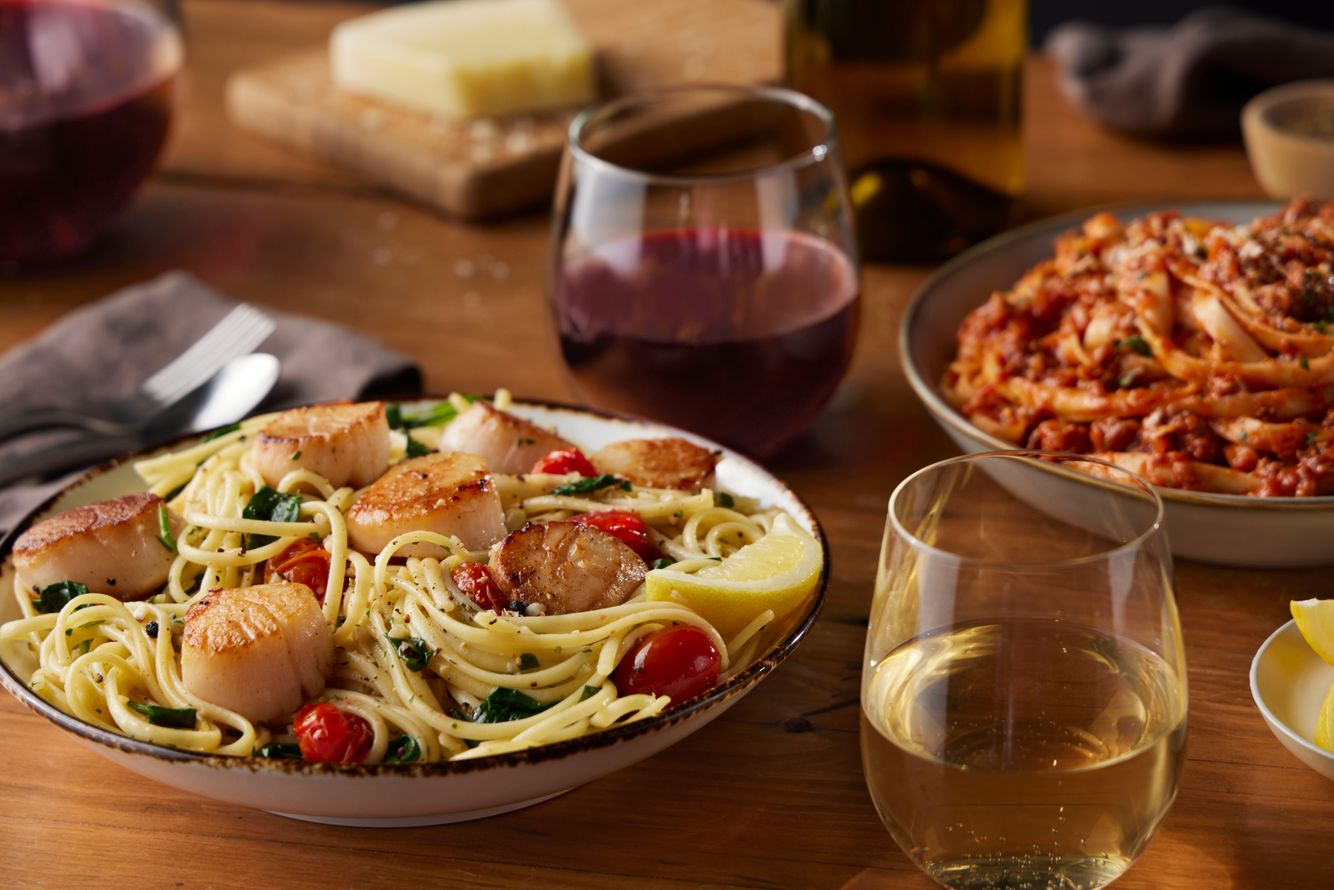 Pairings-Group-Bolognese-Scallop-Red-White-Wine-Vine-Cellar-2024-offstand-0432.jpg