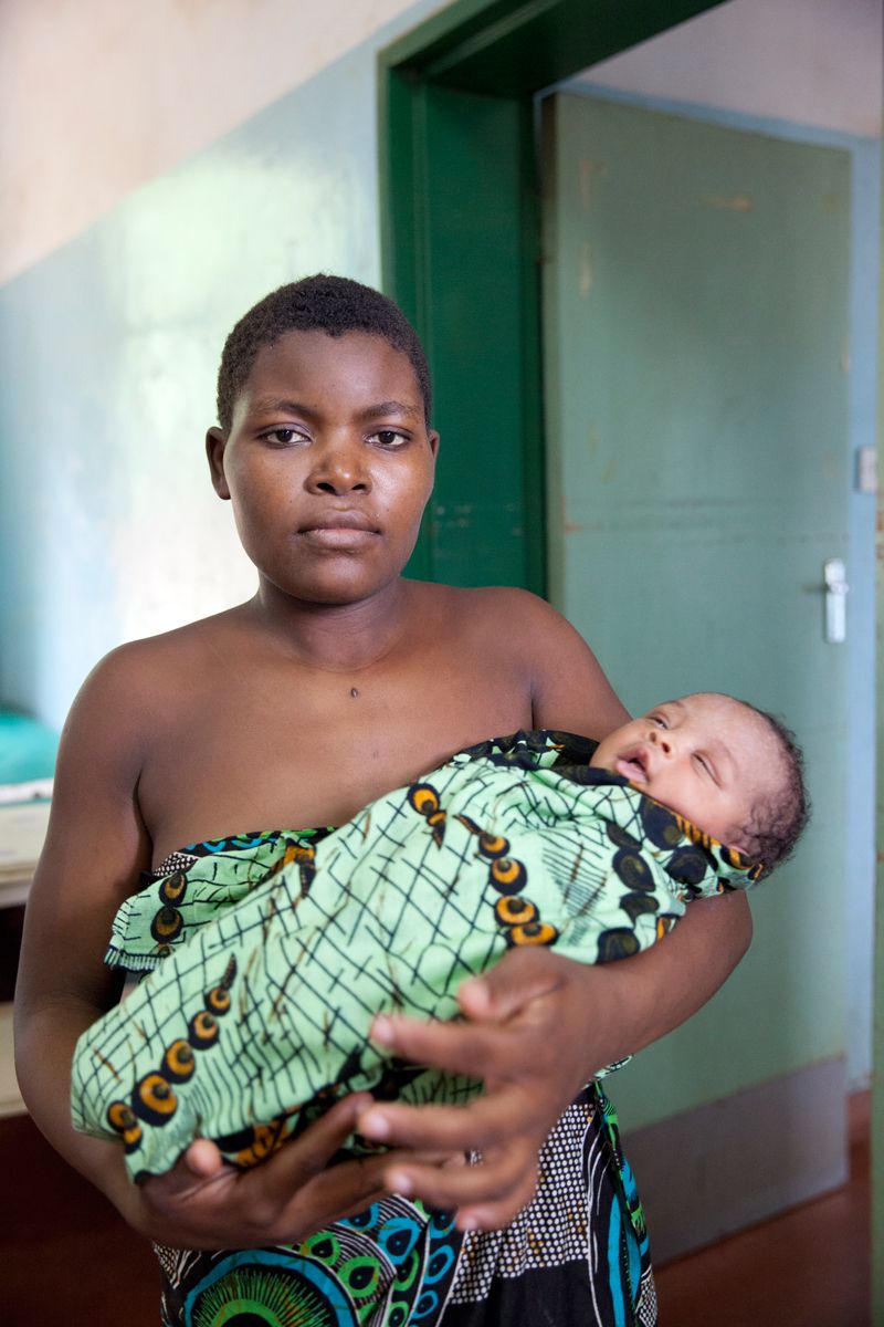 1malawi_caesarian_newborn_baby.jpg