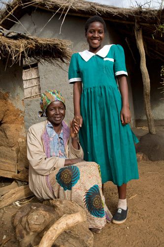 13 year old HIV/AIDS Orphan with her Grandmother, Malawi. 1malawi_grandparent_carer_hiv.jpg