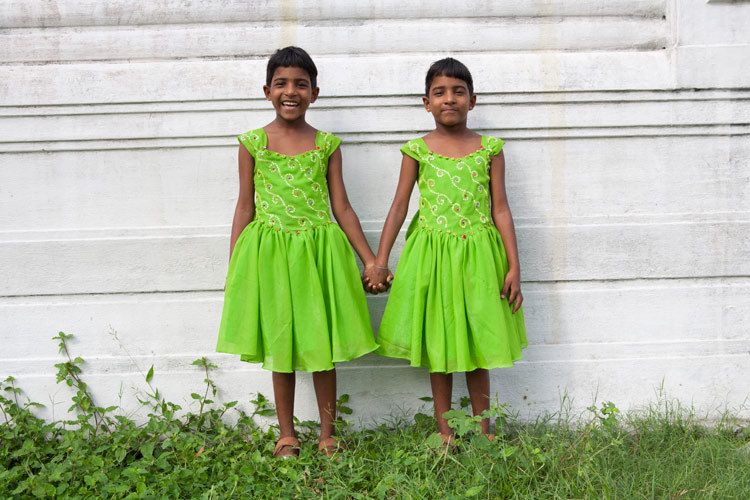 Sri Lanka Schoolgirls. 1sri_lanka_children.jpg