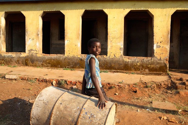 Alinafe phiri, 12 years old at the Chisomo day centre for street children. Lilongwe, Malawi. 1malawi_street_child_5.jpg