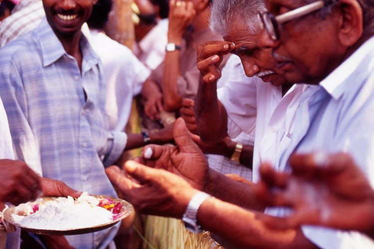 Puja ceremony, Kerala, India. 1india_holy_men_ceremony.jpg