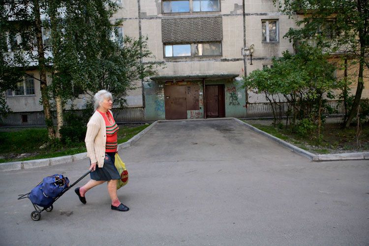1poverty_russia_petersburg_4.jpg