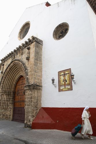 Nun, Andalucia, Rough Guides. 1andalucia_spain_nun.jpg