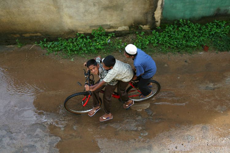 Boys on a bike, Galle, Sri Lanka. 1sri_lanka_boys.jpg