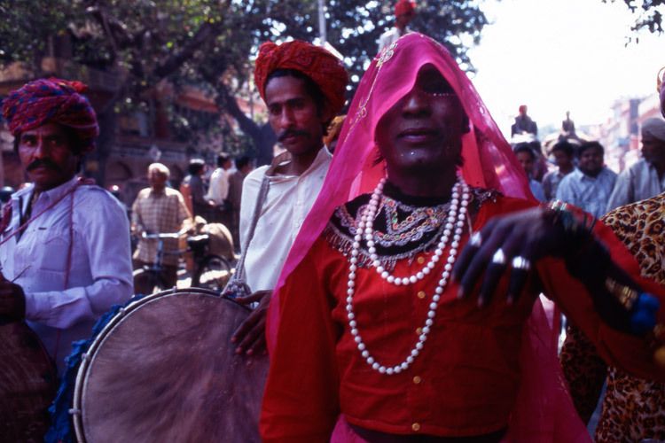 Eunach, Rajhastan, India. 1india_eunach_transvestite.jpg
