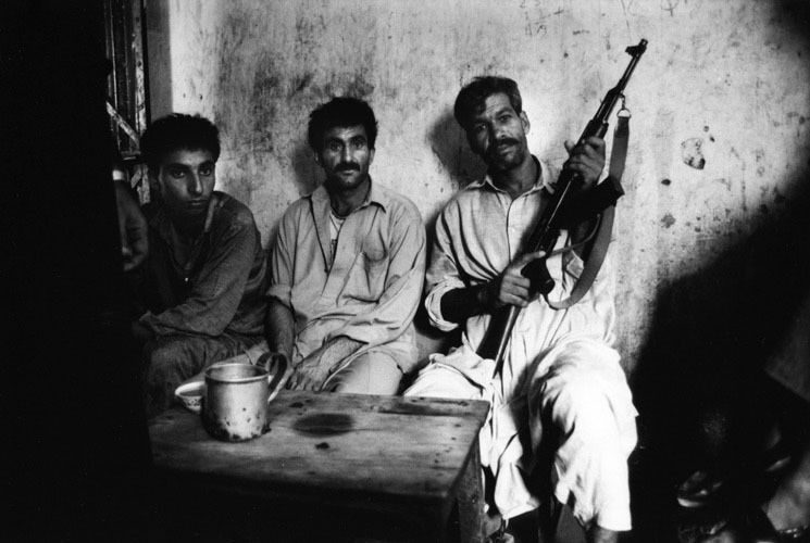 Illegal Gun makers and traders in the town of Darra Adam Khel in the Tribal controlled territory outside Peshawar, Pakistan. 1pakistan_darra_02.jpg