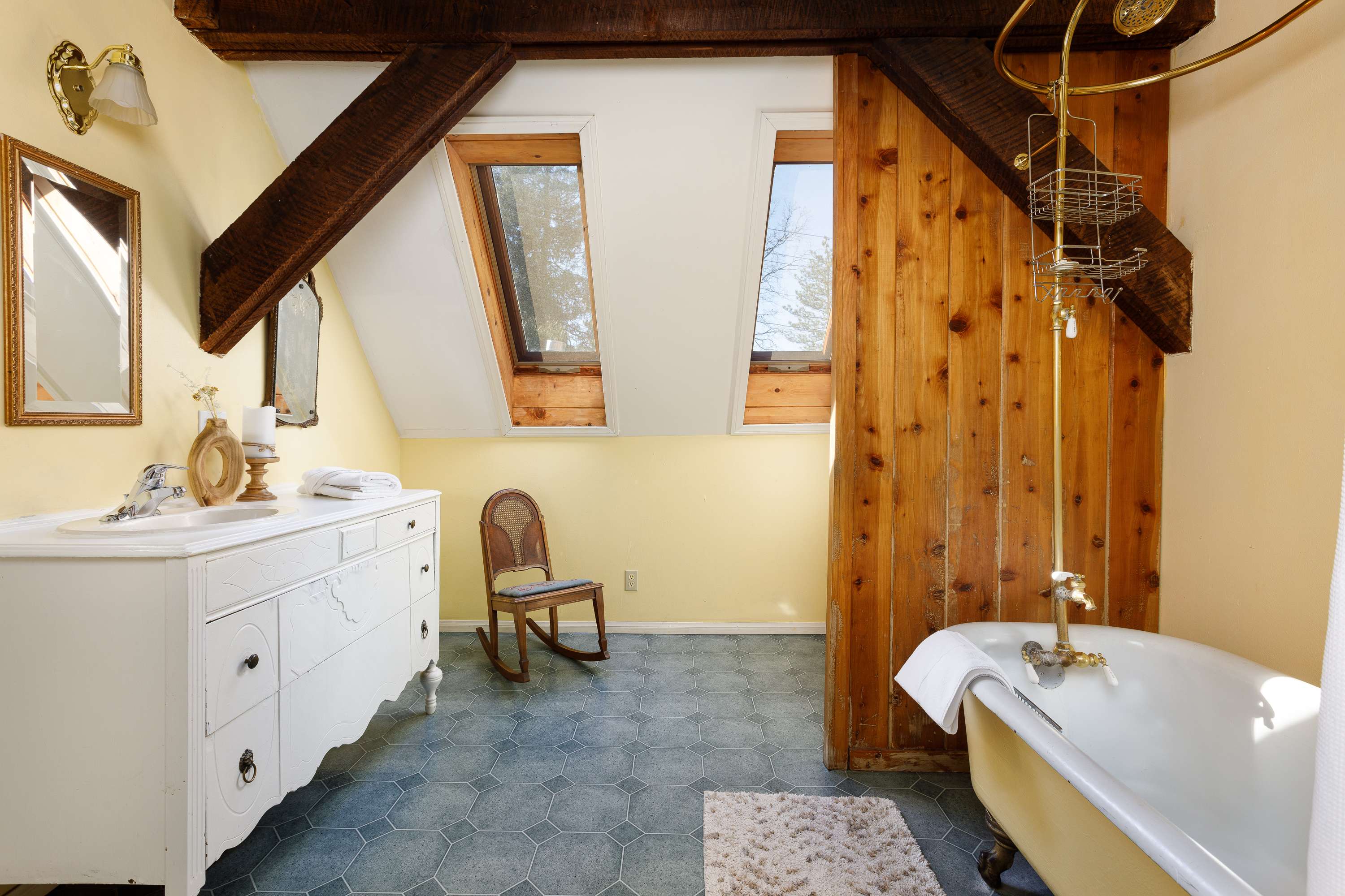 Strawberry Upstairs bathroom 3.jpg