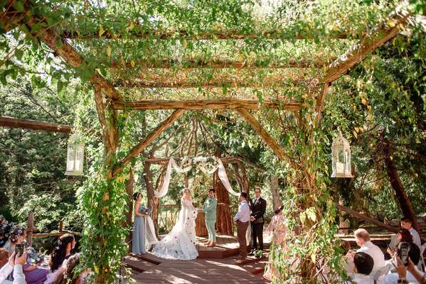 couple getting married in Aisle.jpg