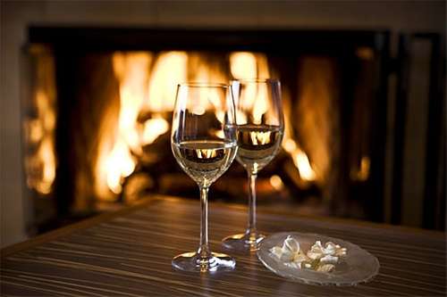 wine-glasses-fireplace-inn-above-tide.jpg