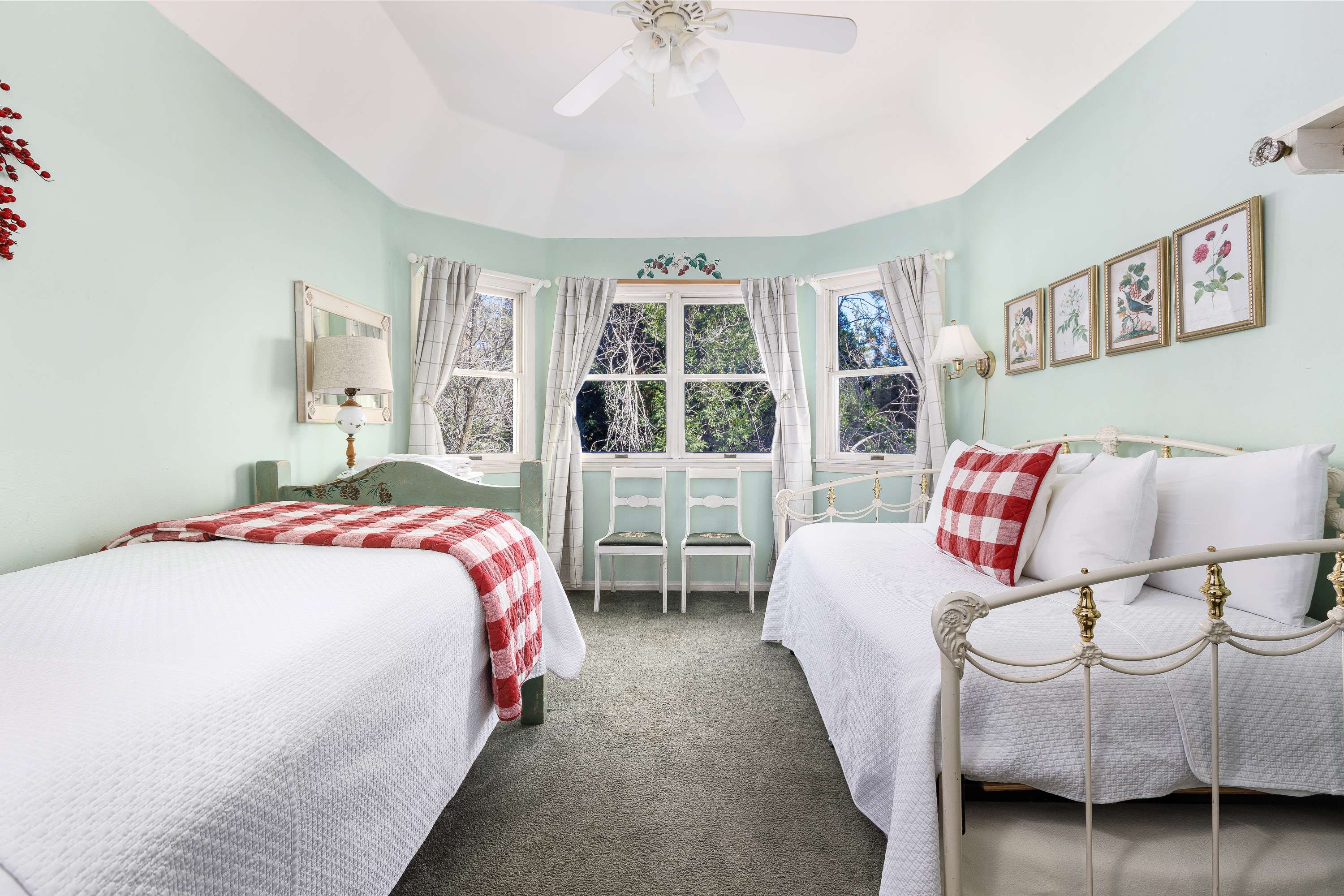 Strawberry Upstairs second bedroom