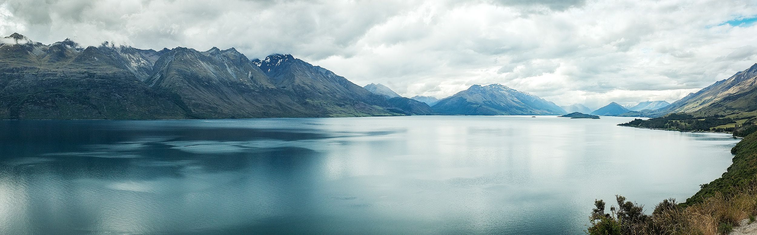 queenstown_lake.jpg