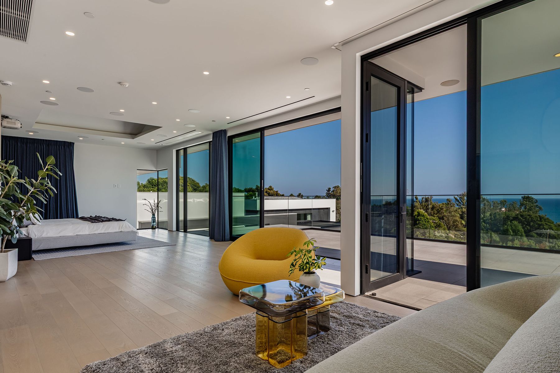 27715PCH243 main room.jpg