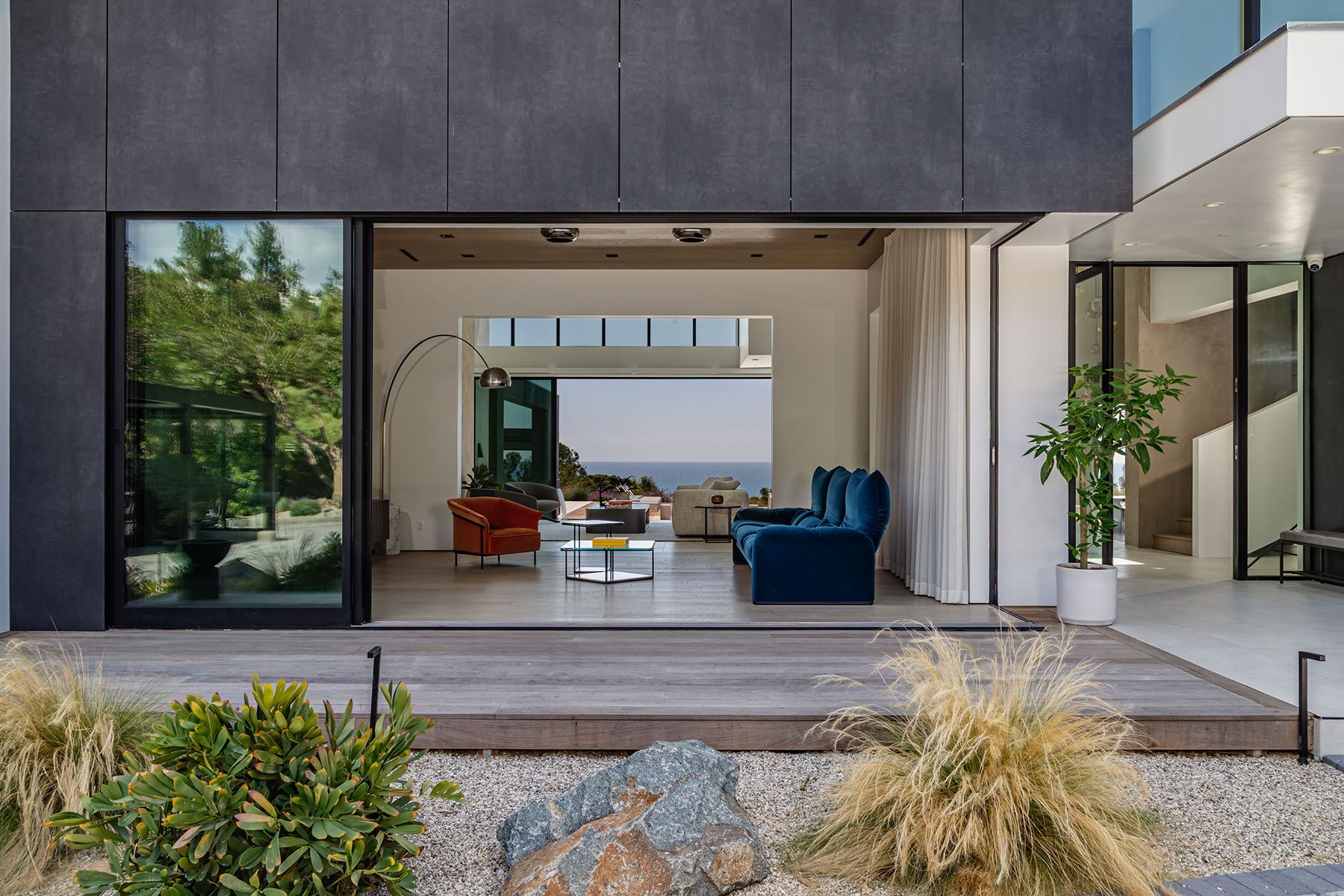 27715PCH199 web Eingang.jpg
