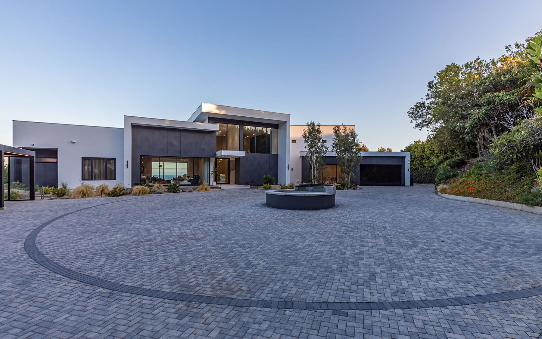27715PCH066 web main entrance.jpg