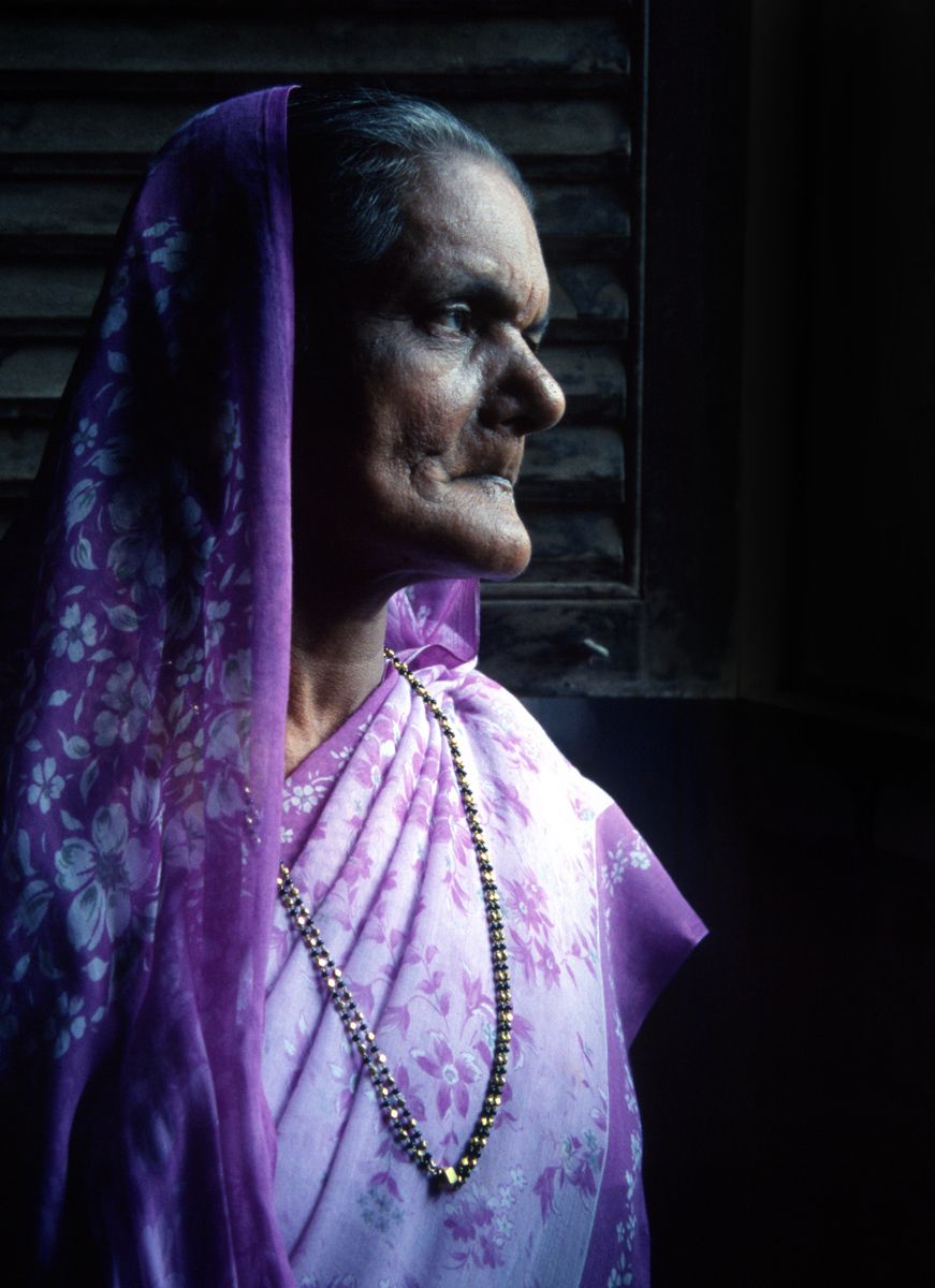 1east_indian_lady_purple