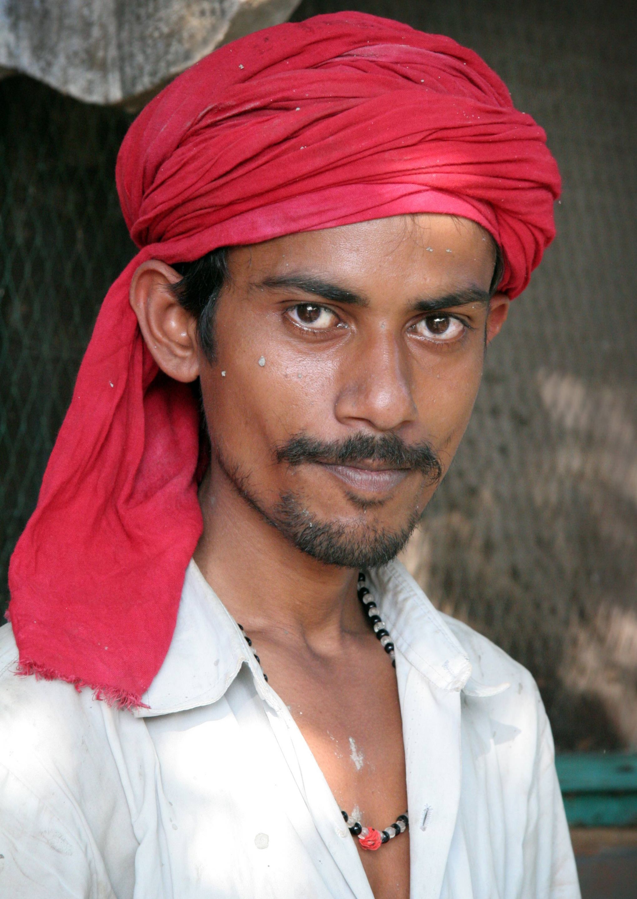 1indian_man_red_turban