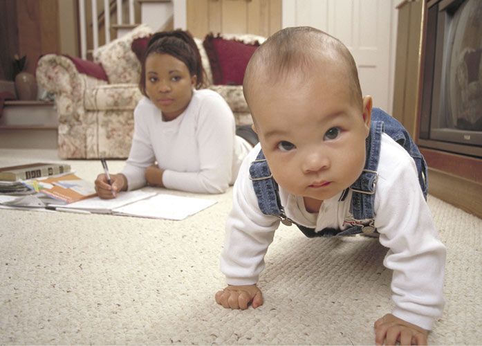 1scholastic_baby_crawling.jpg