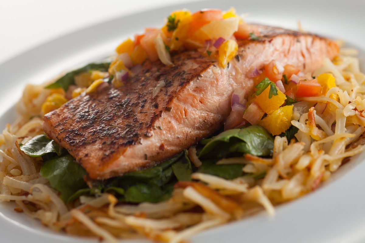 Grilled-Salmon-on-bed-of-vegetables-and-string-potatoes-Gun-Lake-Casino_100.jpg