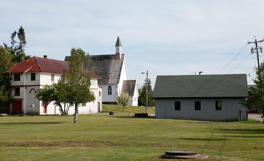 1small_town_usa_scout_02