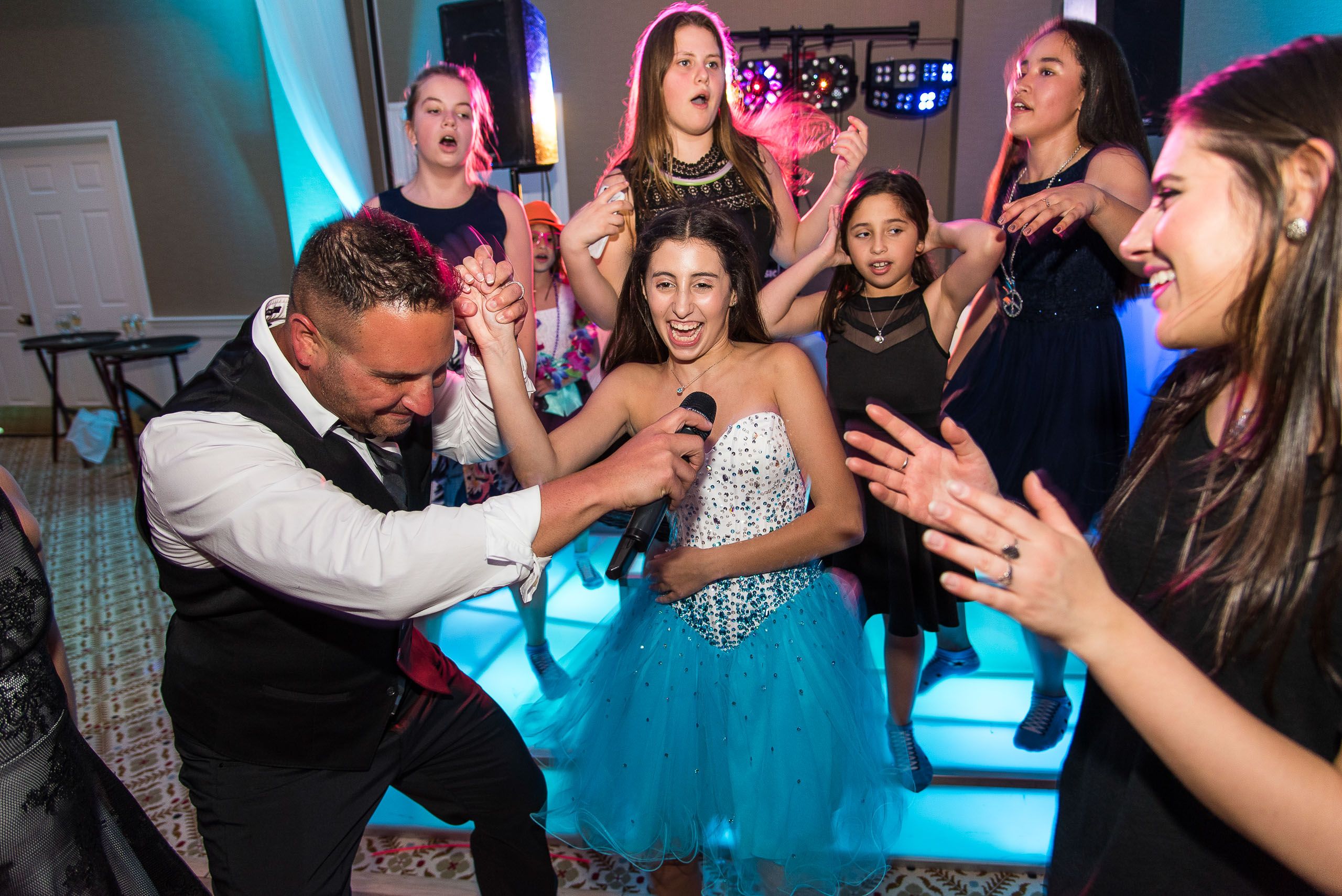 West_Hartford_Bar_Bat_Mitzvah_Photographer_278.jpg
