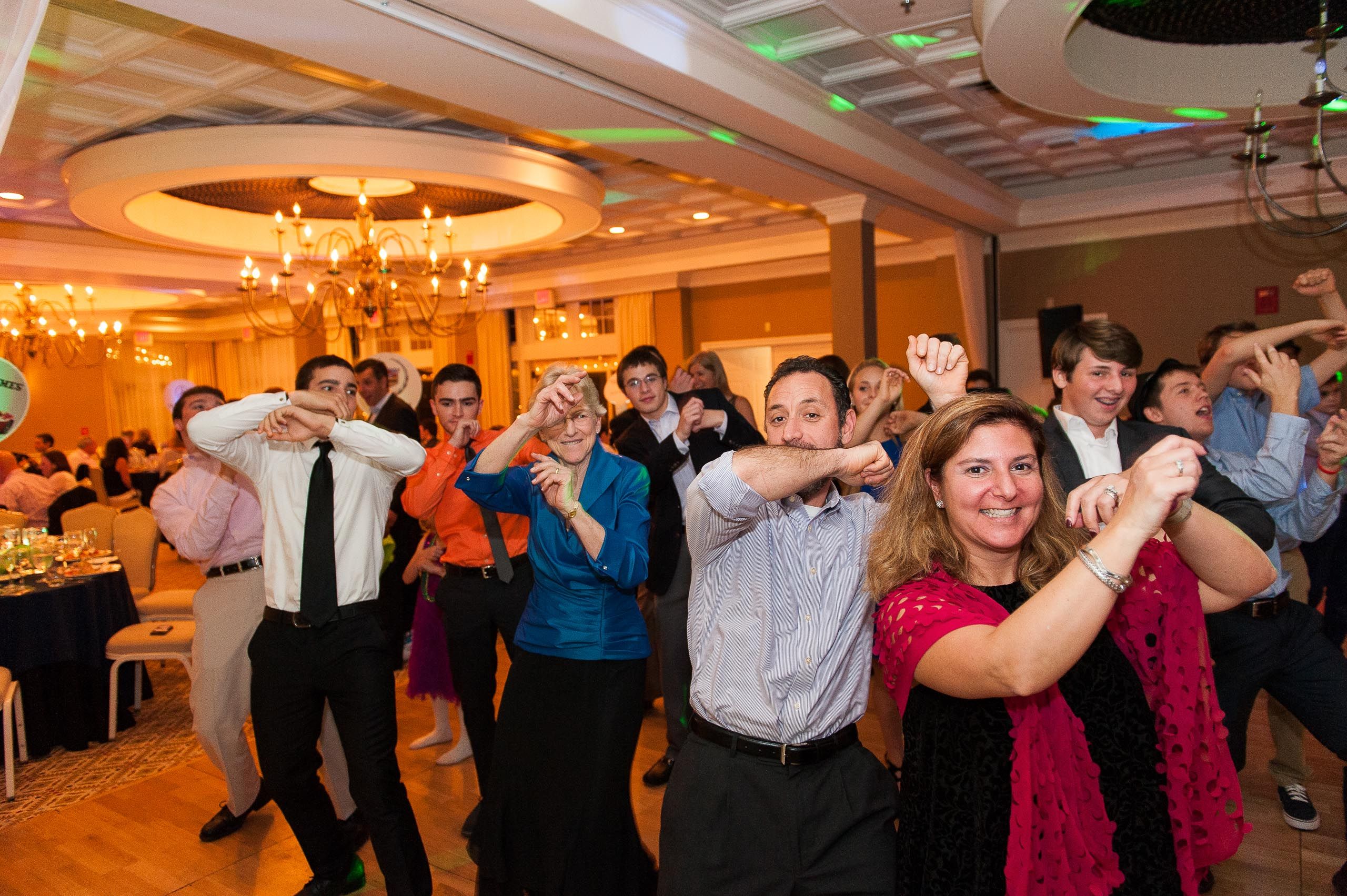 West_Hartford_Bar_Bat_Mitzvah_Photographer_256.jpg