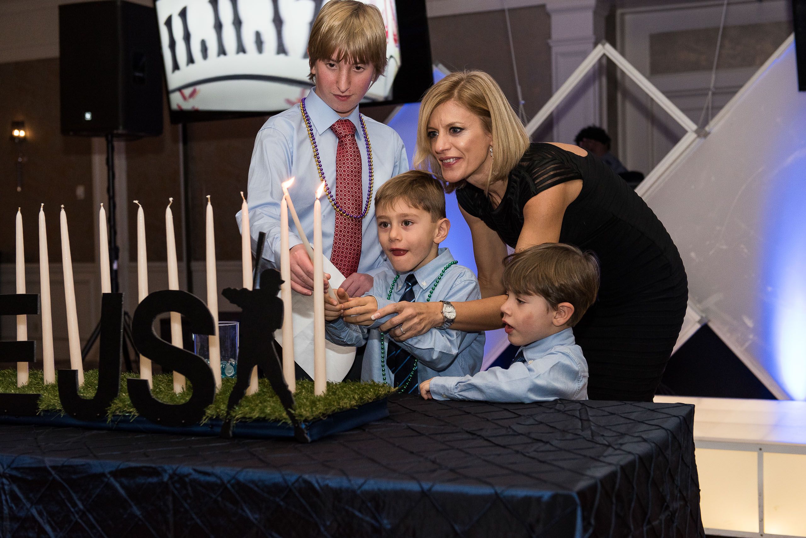 West_Hartford_Bar_Bat_Mitzvah_Photographer_285.jpg