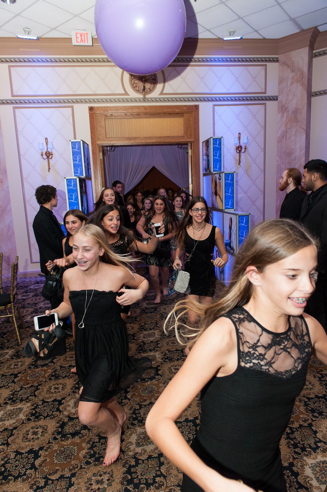 West_Hartford_Bar_Bat_Mitzvah_Photographer_185.jpg