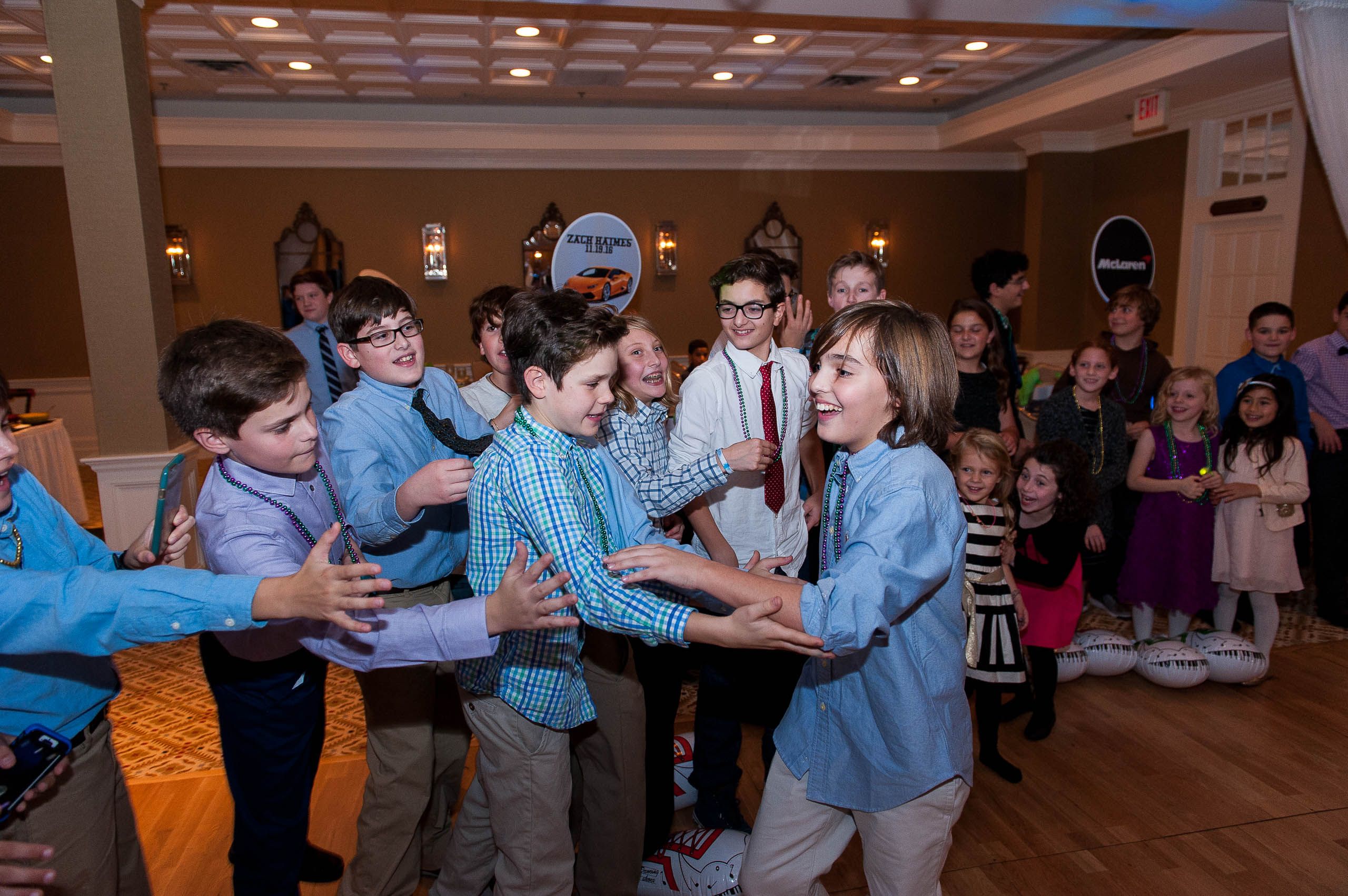 West_Hartford_Bar_Bat_Mitzvah_Photographer_246.jpg