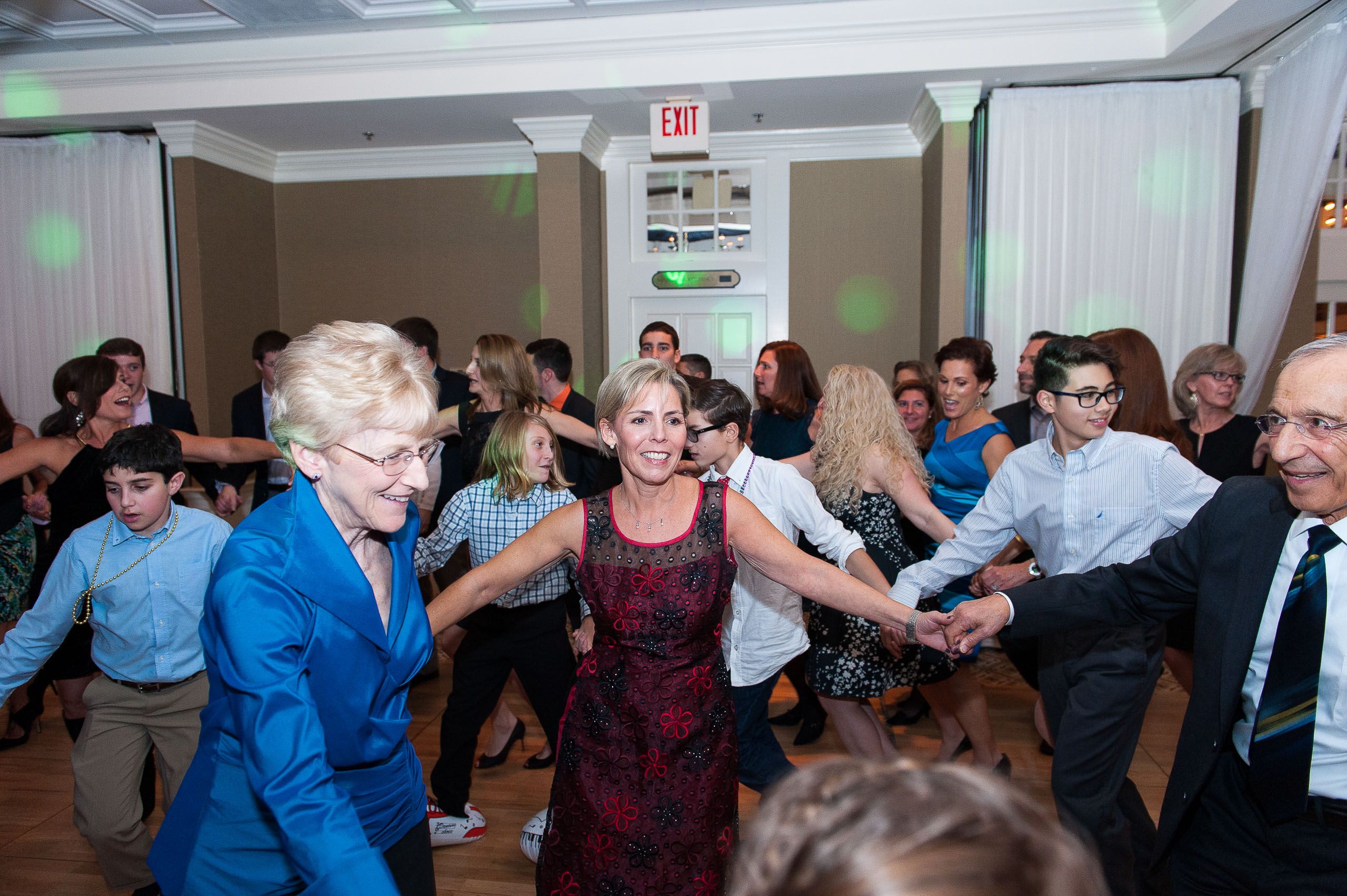 West_Hartford_Bar_Bat_Mitzvah_Photographer_248.jpg