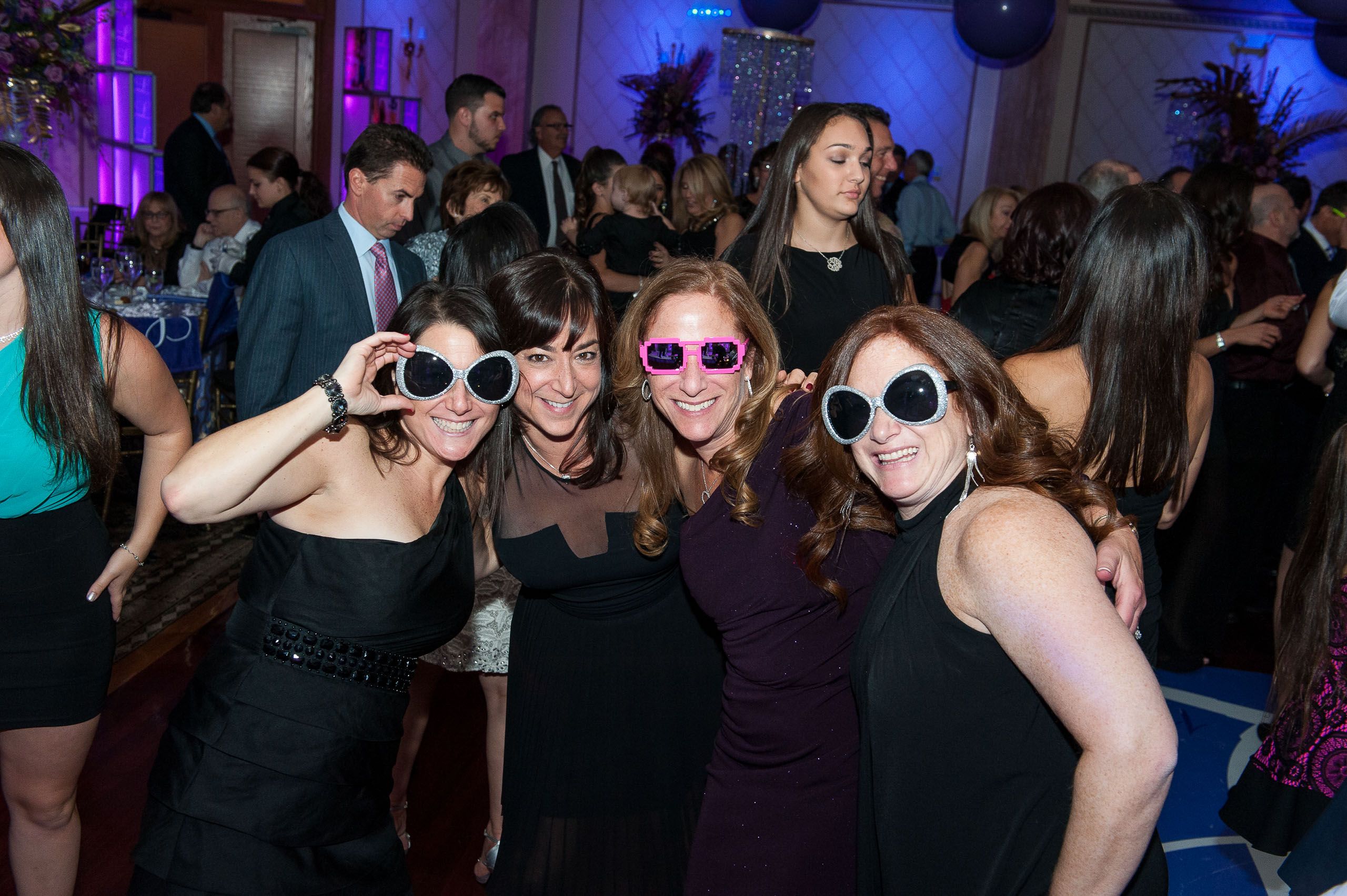 West_Hartford_Bar_Bat_Mitzvah_Photographer_200.jpg