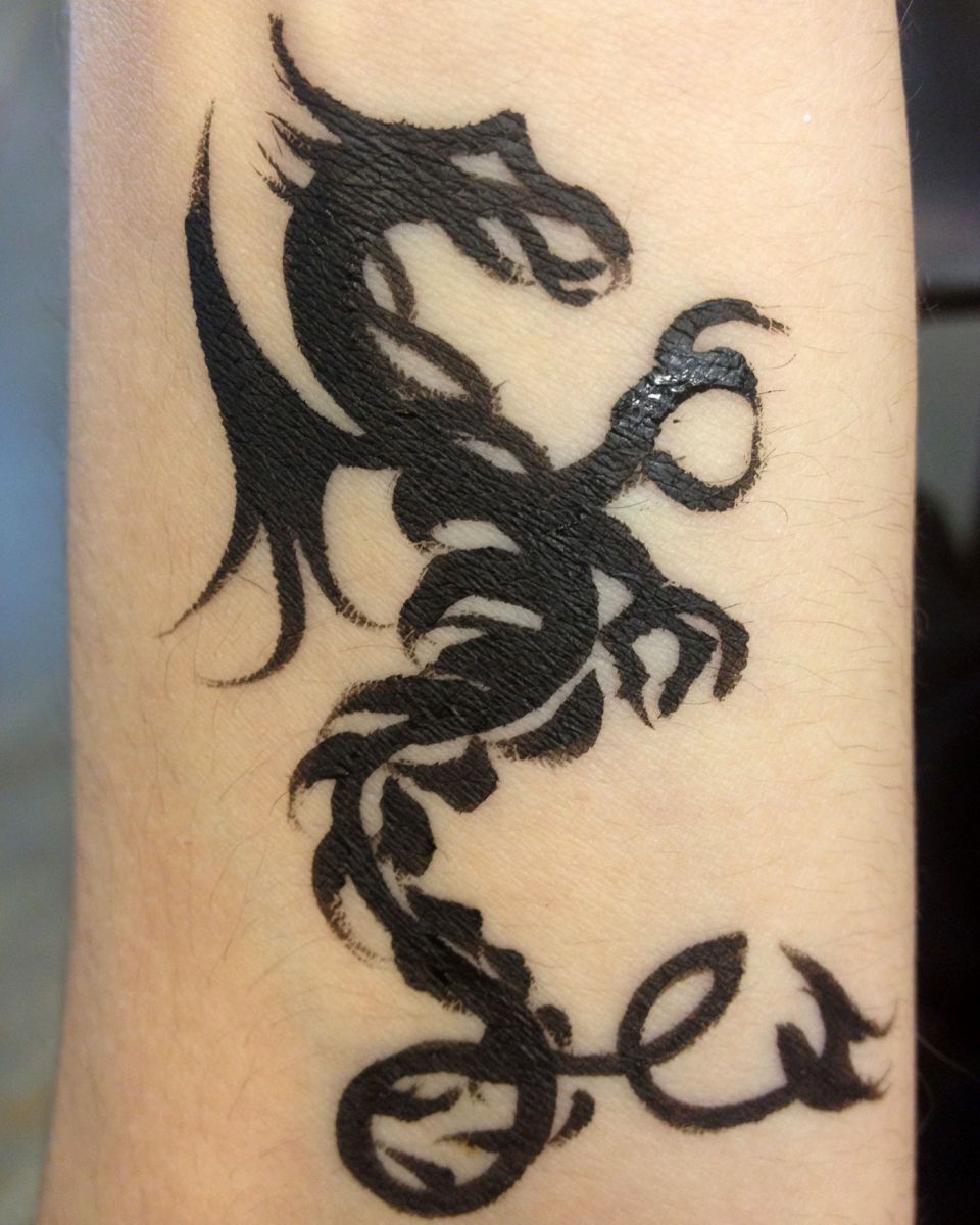 1dragon_on_arm