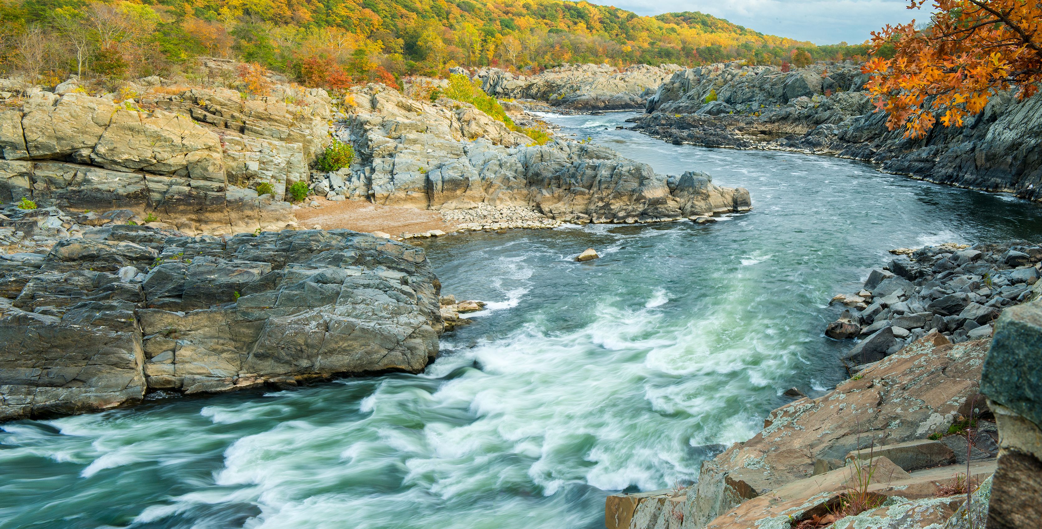 Entrance to Mather Gorge 11 Great Falls D-10-10-25-7225_28.jpg