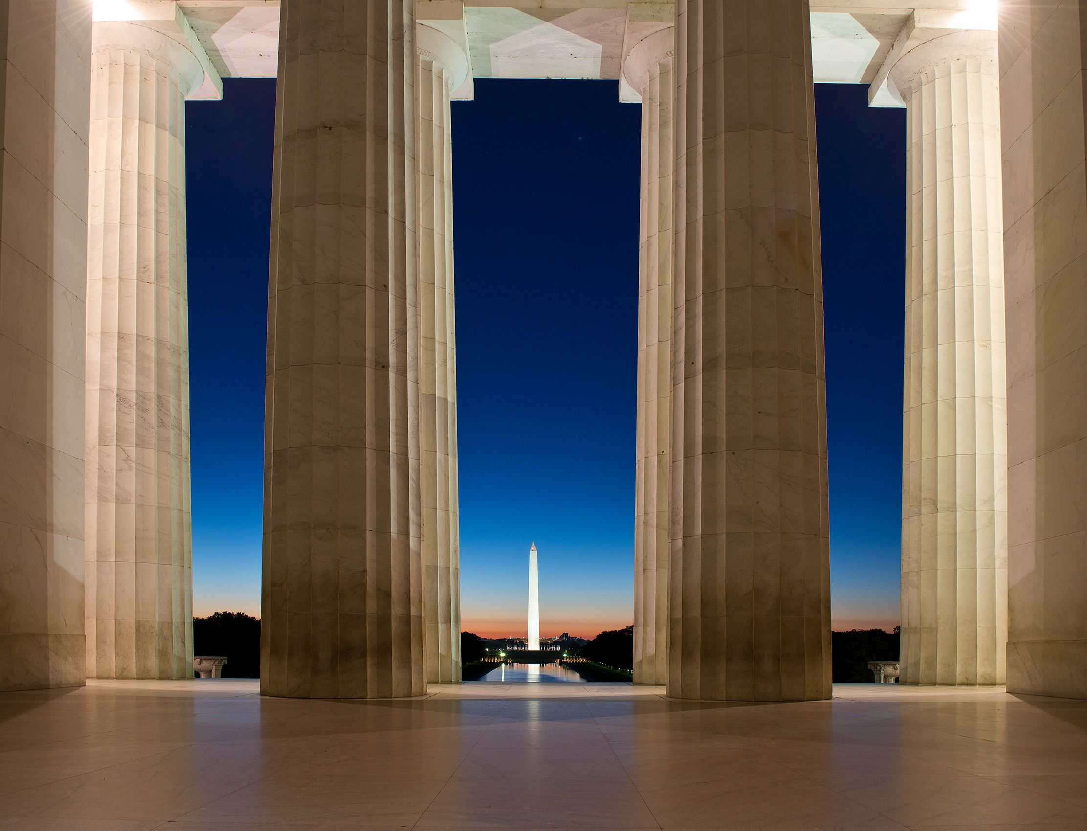 D-12-09-11-4157-(Lincoln-Memorial-Within).jpg