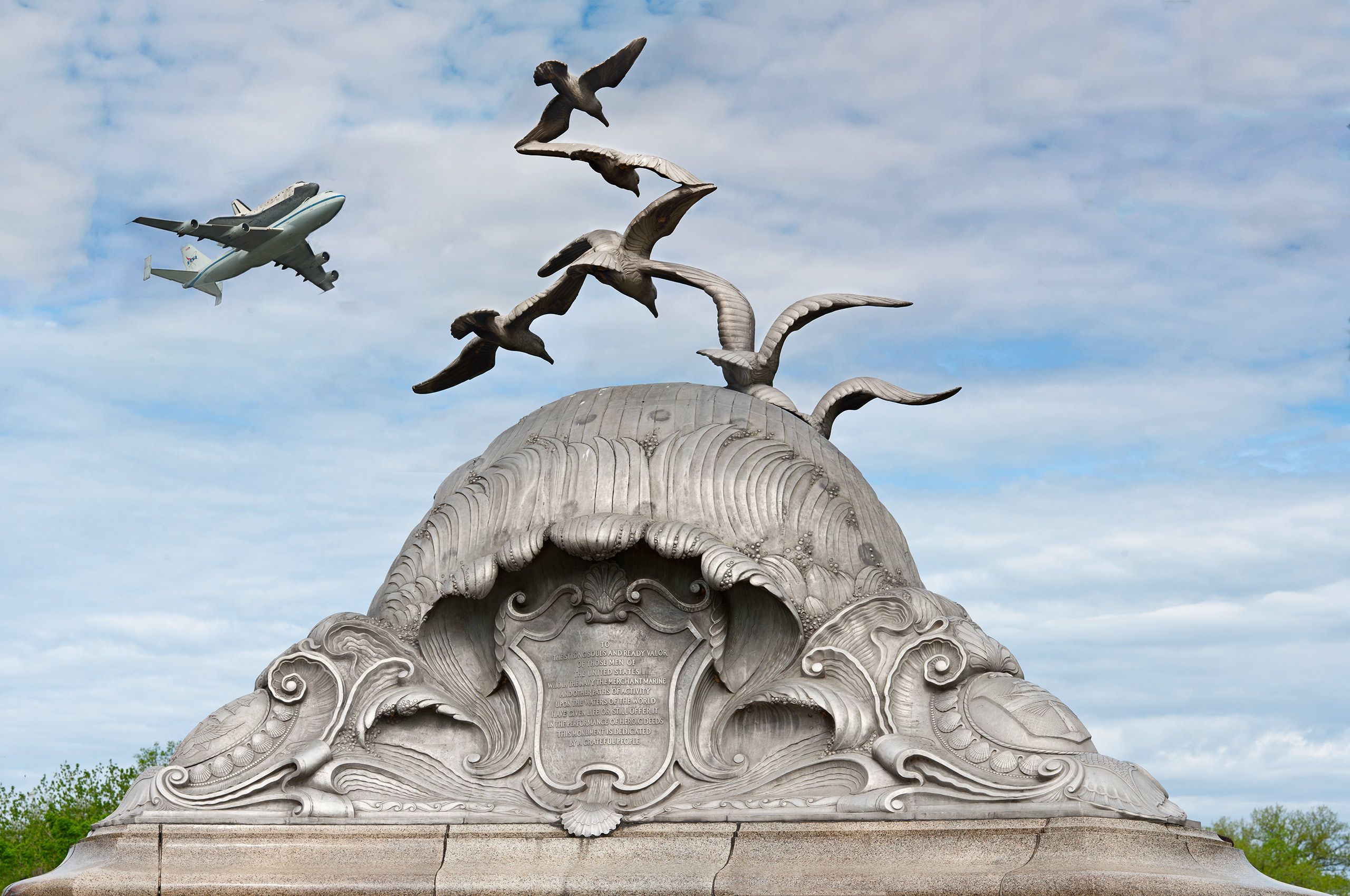 NASA Shuttle Discovery Overflight, April 17, 2012 D-12-04-17-(Sea-Gull-and-Shuttle).jpg
