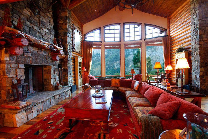 1r5380_Wolf_s_final_major_interrior_strip_