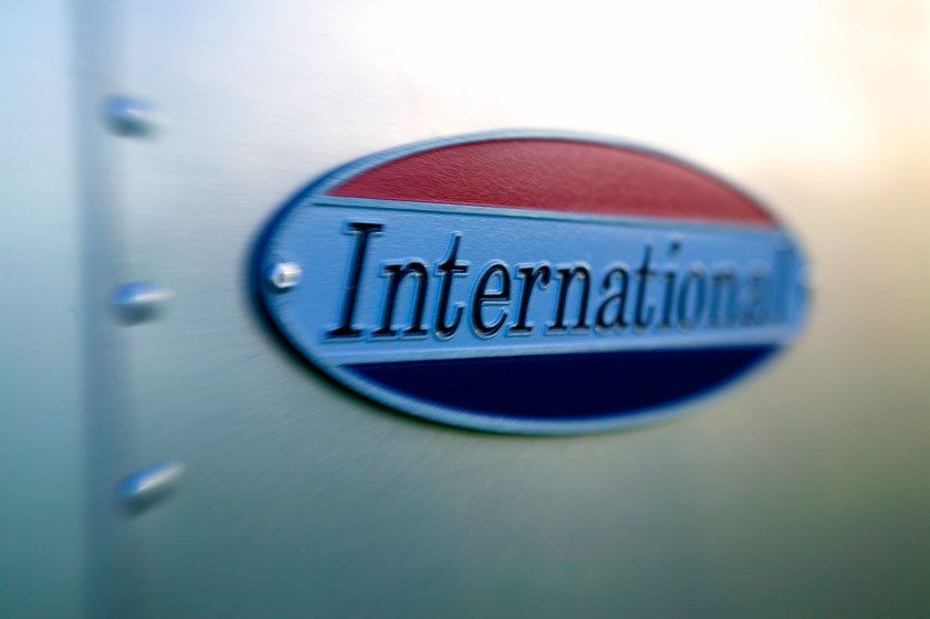 1international_badge_lens_baby