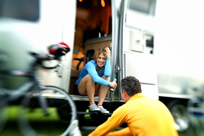 1final_talking_couple_on_steps