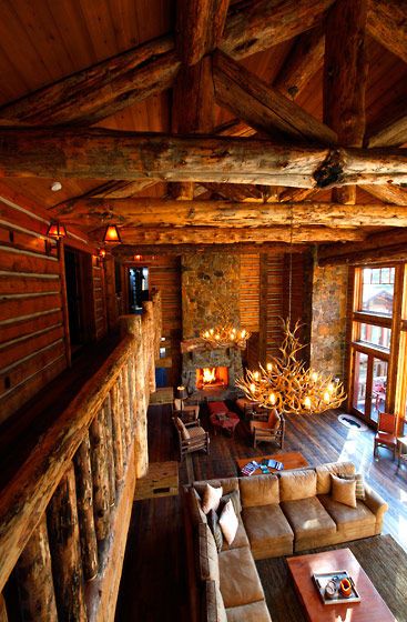 1r5616_final_roberts_livingroom_from_above